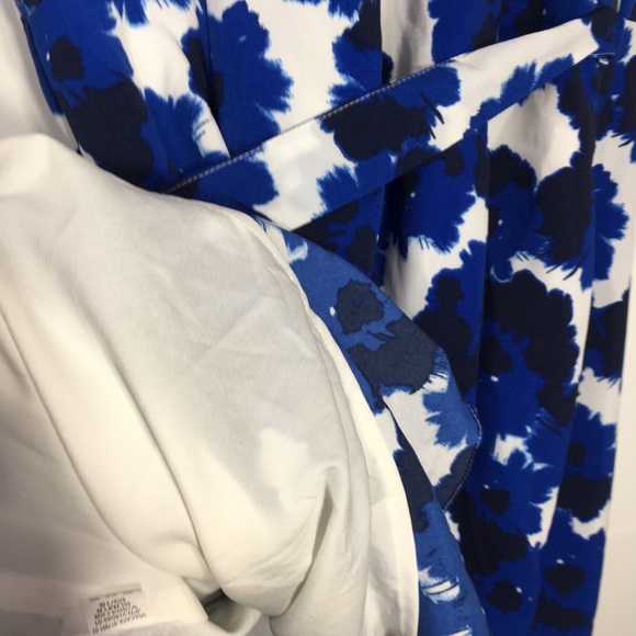 BANANA REPUBLIC WRAP FLORAL DRESS - Picture 13 of 16